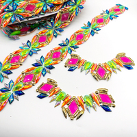 Nouvelle conception 2027 : Garniture et applique en strass violet pour costumes de carnaval d'Aruba – Décoration