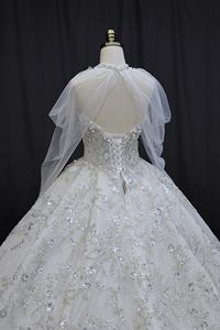 Vestido de Novia Moderno Estilo Princesa con Encaje Brillante y Escote Corazón, Mangas Largas Desmontables y Diseño Elegante - Product Image 5