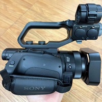 Caméra professionnelle Sony HXR-NX80 4K avec zoom 12x, 90% neuve