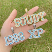 Collar de moda personalizado con colgante de placa de identificación de circonita cúbica (CZ) con letras en inglés cosidas, cadena de cuerda, chapado en rodio, estilo moderno