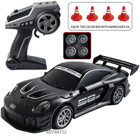 Mini véhicule télécommandé à quatre roues motrices 1:64 avec fonction d'éclairage et télécommande Bluetooth via appareil mobile