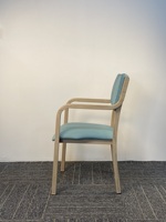 Chaise de salle à manger légère en bois massif avec accoudoirs, chaise rembourrée en tissu vert sarcelle pour hôtel, restaurant chinois, salle à manger occidentale et salon d'affaires