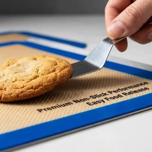 Tapis de cuisson en silicone réutilisables antiadhésifs, tapis de pâtisserie résistants à la chaleur pour four, micro-ondes, congélateur, ensemble en vrac avec bordure multicolore - Product Image 3