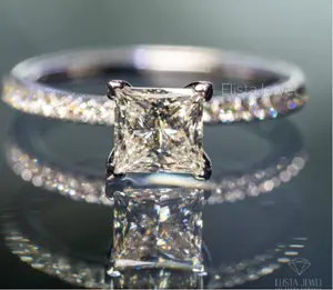 Красивое обручальное кольцо из 100% натурального бриллианта с ремешком из желтого золота