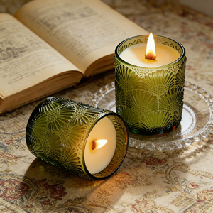 Bougie parfumée en verre en cire de soja gaufrée en forme d'éventail rétro, logo personnalisé en relief, transparente, bougies parfumées aux huiles essentielles. - Product Image 5