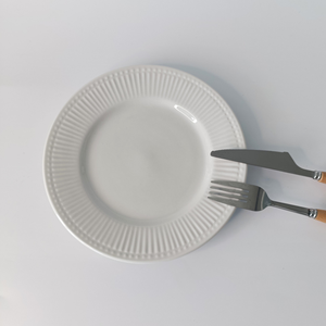 <span class=keywords><strong>Service</strong></span> de vaisselle en <span class=keywords><strong>porcelaine</strong></span> blanche au design de <span class=keywords><strong>luxe</strong></span> en relief de qualité supérieure <span class=keywords><strong>service</strong></span> en faïence élégant pour les réunions de famille dîners - Product Image 5