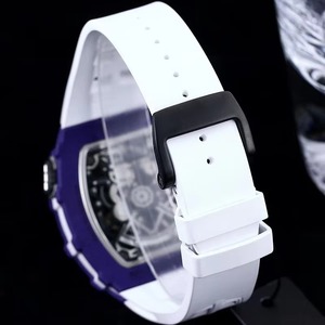 Montre mécanique automatique tourbillon multifonction étanche de haute précision pour homme, boîtier tonneau en fibre de carbone violette - Product Image 4