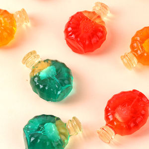 Bonbons gélifiés en gros personnalisés aux saveurs de fruits assortis, sucrés et acidulés, certifiés Halal, en forme de bouteille de vin - Product Image 6