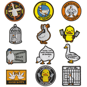 Parches Bordados Termoadhesivos con el Meme del Animal Silly Goose - Product Image 1