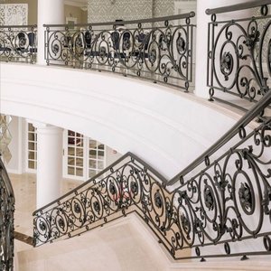 Rampe en fer forgé moderne pour <span class=keywords><strong>balcon</strong></span> et escalier avec volutes forgées à la main, <span class=keywords><strong>barrière</strong></span> de sécurité intérieure et extérieure - Product Image 4