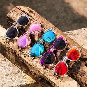 Gafas de Sol de Madera Hechas a Mano, Montura Redonda de Madera, Gafas de Madera Polarizadas para Mujer, Novedad 2025 - Product Image 2