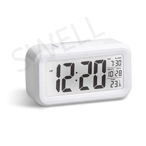 Reloj Despertador con pantalla <span class=keywords><strong>LCD</strong></span> Digital para decoración del hogar moderno, Sensor de luz inteligente con función de repetición, alimentado por batería, hecho de plástico - Product Image 1