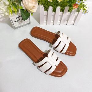 Hot Sale Luxury Designer Women <b>Slippers</b> Flat Casual Ladies Sandals High Quality Leather Luxury Women's <b>Slippers</b> - Product Image 4