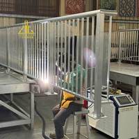 Panneau de clôture en aluminium soudé sur mesure, barrière de sécurité OEM pour la protection des réservoirs des stations d'épuration industrielles, robuste et durable