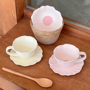 Assiettes à salade, <span class=keywords><strong>nouilles</strong></span> et soupes Lelyi Série Fleur en porcelaine givrée peinte à la main, écologiques, pour la rentrée scolaire, motif cœur féminin - Product Image 3