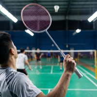 Raquette de badminton haut de gamme à haute tension avec manche en carbone absorbant les chocs, fabriquée en matériau composite de nano-carbone avancé