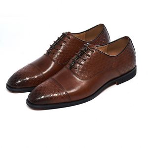 Chaussures Oxford classiques en cuir véritable pour hommes, design italien, à lacets, populaires pour le bureau, les affaires ou les mariages, idéales pour l'été - Product Image 1