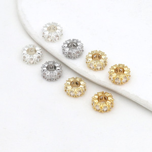 Cuentas espaciadoras de diamantes de imitación con forma de flor, chapadas en oro de 18k y plata sobre cobre, para pulseras, collares y accesorios de joyería DIY. - Product Image 4