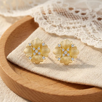Boucles d'oreilles clous en argent sterling 925 finition brossée de luxe léger, forme fleur, moissanite couleur D VVS1 pour femme