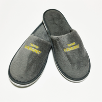 Chaussons jetables personnalisés en polaire corail, confortables et doux, à bout fermé, semelle EVA, tailles adultes et enfants, pour hôtels, brodés