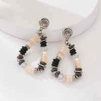 Boucles d'oreilles créoles de style ethnique, avec perles en éclats de coquillage et pierres naturelles, bijoux d'oreille de luxe haut de gamme, grandes créoles exagérées pour femmes