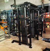 Équipement de fitness pour usage commercial en salle de sport : Cage de musculation multifonctionnelle, Machine Smith, Rack à squats
