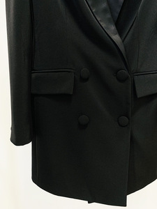 <span class=keywords><strong>Abito</strong></span> Blazer Corto da Donna per Ufficio con Spalline Impreziosite da Strass, Maniche Lunghe e Chiusura a Doppio Petto di Lusso e Pregiata Lavorazione - Product Image 5
