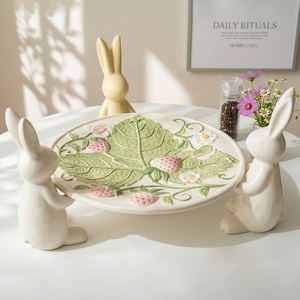 DM1361 Moule en silicone pour support de lapin, pour projets DIY en plâtre, avec motifs décoratifs de petit lapin, fraise et raisin, pour la fabrication de plateaux en ciment, idéal pour la décoration de Pâques - Product Image 4