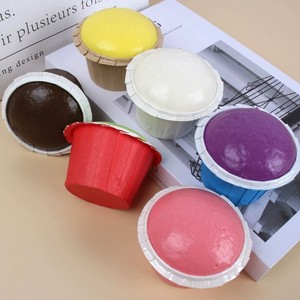 CHENXI Jouet anti-stress en forme de gâteau à la crème, jouet à presser en forme de pain à remontée lente pour enfants - Product Image 3
