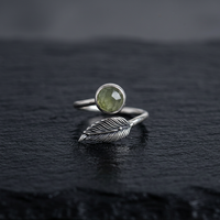 Magnifiques bagues en argent sterling avec pierres précieuses turquoise et sertissage clos pour des bijoux de soirée élégants et des accessoires de mode stylés
