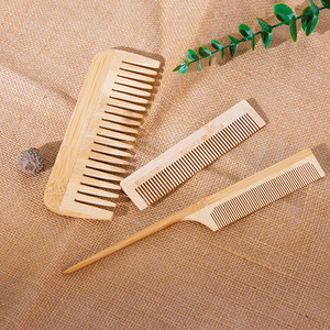 หวีไม้ไผ่ธรรมชาติแบบปลายแหลม สำหรับแบ่งผมอย่างแม่นยำ (แบรนด์ส่วนตัว) - Product Image 2