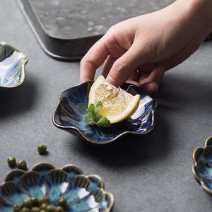 Assiette en céramique de style <span class=keywords><strong>japonais</strong></span> la plus vendue, petite, passe au micro-ondes, forme irrégulière, design minimaliste émaillé, modèle TF-26 pour hôtel - Product Image 3