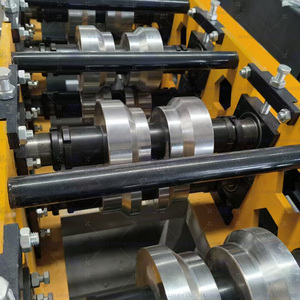 Máquina para Fabricar Barreras de Seguridad de Acero, Máquina Formadora de Rollos de Láminas para Cercas Metálicas, Máquina Formadora de Rollos para Postes de Cercas - Product Image 4