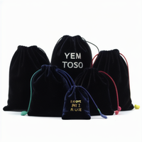 Vente chaude Sac à dés en velours personnalisé coloré, grand et petit, 8x10cm, sacs anti-poussière pour chapeaux avec cordon de serrage, boîte à bijoux