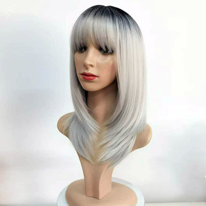 Nouvel Arrivage Transfrontalier : Perruque Droite <span class=keywords><strong>Mi</strong></span>-longue Gris Dégradé <span class=keywords><strong>avec</strong></span> <span class=keywords><strong>Frange</strong></span>, <span class=keywords><strong>Cheveux</strong></span> Synthétiques de Haute Qualité pour Femme, Résistants à la Chaleur - Product Image 2