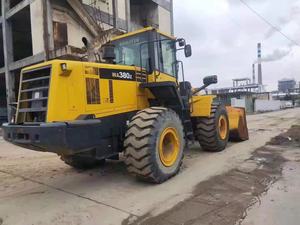 Cargadoras de Ruedas para Movimiento de Tierras KOMATSU WA200-WA470, Capacidad Nominal de 13 Toneladas, con Motor y Bomba de Alta Eficiencia, Origen Japón - Product Image 4