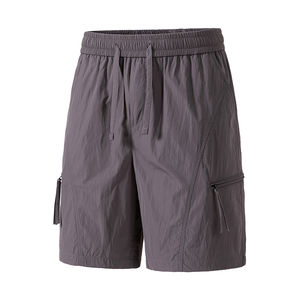 Pantalones cortos y overoles de seda helada de cinco puntos para hombre, personalizados con logo, novedad de verano 2025, de corte alto, ajustado, holgado y versátil. - Product Image 4