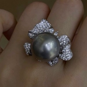 Bague en argent pur avec perle d'eau douce ronde de 13-14 mm, nœud, gris platine naturel, avec des anneaux de perles d'eau douce presque parfaits - Product Image 2