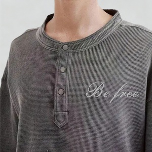 เสื้อยืดเฮนลีย์ผ้าวาฟเฟิลเนื้อหนัก 250GSM คอตตอนพรีเมียม ทรงหลวม ไหล่ตก ผู้ผลิตขายส่ง - Product Image 3