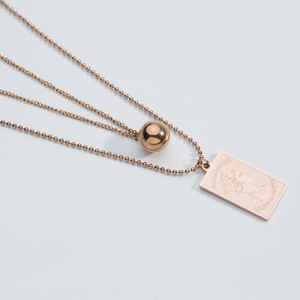 Popular Medieval Retro cuadrado de la Reina <span class=keywords><strong>elizabeth</strong></span> de colgante doble cara a la corrosión de oro colgante de acero de titanio - Product Image 4