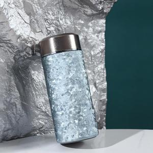 Bouteille isotherme en titane pur de 200 ml personnalisée en gros avec infuseur, tasse de luxe à texture cristalline effet fleur de glace - Product Image 4