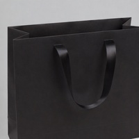 Sac de shopping en papier noir pliable avec poignées pour emballages de détail personnalisés, vêtements, cosmétiques, cadeaux et produits de marque