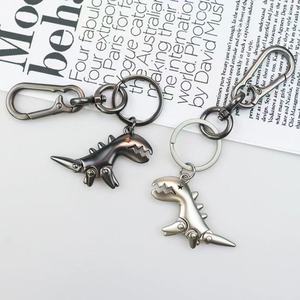 Porte-clés de voiture dinosaure en alliage de zinc YECAI - Porte-clés animal mignon à articulations mobiles pour cadeaux promotionnels d'entreprise, adapté aux BMW Toyota - Product Image 1