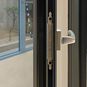Deioux Aluminum Alloy Casement Window Soundproof Double Glazed Thermal Break Custom Size for Residential Villa - Product Image 5