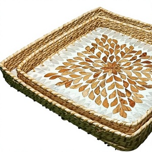 Juego de bandejas de lujo de ratán con incrustaciones de nácar - Colección de regalos personalizable para Ramadán y Diwali - Product Image 1