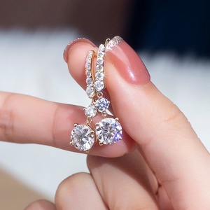 Pendientes de Botón de Moissanita D VVS2 de 14K con Diseño Personalizado de Messi para Mujer - Product Image 4