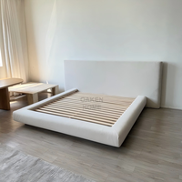 Lit plateforme en cuir sur mesure OAKEN, tête de lit capitonnée extra large, base flottante, mobilier de chambre moderne et luxueux