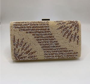 Bolso de mano de satén dorado de 6 pulgadas con patrón geométrico, transpirable, con borlas y cadena, para noche, cena, fiesta de graduación, boda - Product Image 2