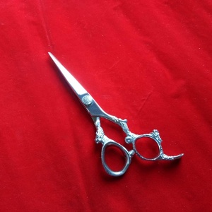 Cisaille à ciseaux de coupe de cheveux de barbier professionnel avec poignée de Dragon lame en acier inoxydable lame droite outil de beauté à pointe émoussée - Product Image 3