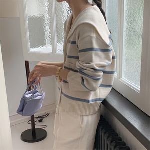 Maglione con bottoni alla francese per la produzione di maglieria da <span class=keywords><strong>donna</strong></span> primavera e autunno nuovo cappotto con bottone a righe a colori larghi - Product Image 4